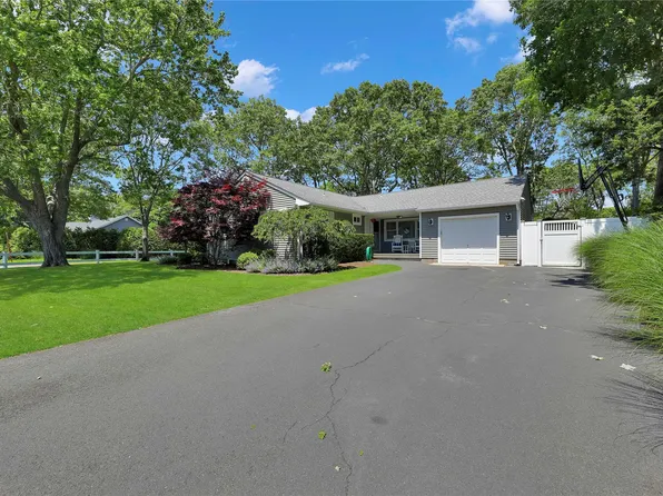 75 Lynncliff Road, Hampton Bays, NY 11946