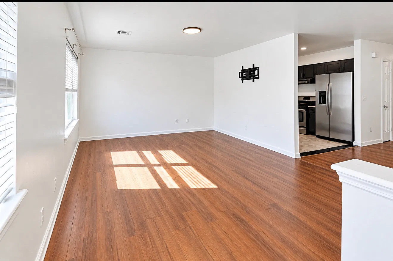 63 Hobson St — Photo 3