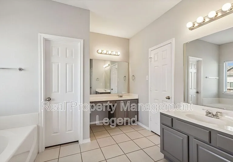 5100 Brookside Dr — Photo 17