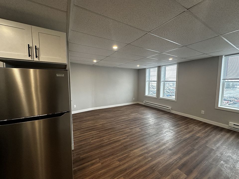 1st image of 204 4th Ave #2