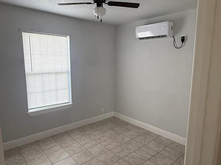 600-602 Ellor Dr — Photo 7