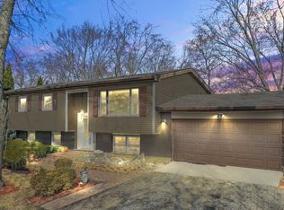 4504 W Ramble Rd, McHenry, IL 60050