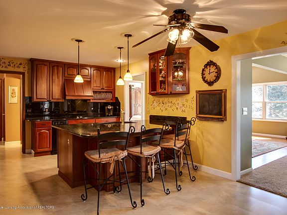 3rd image of 4280 Farm Meadows Ct