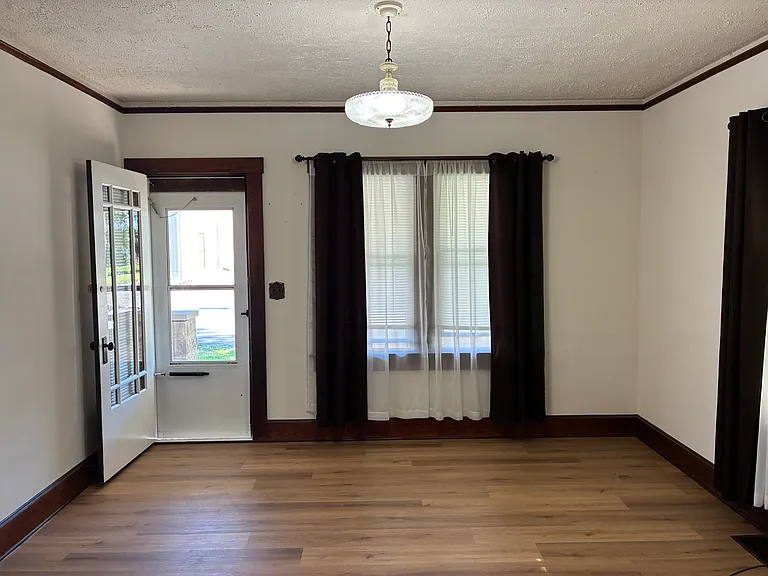 5278 W Center St — Photo 4