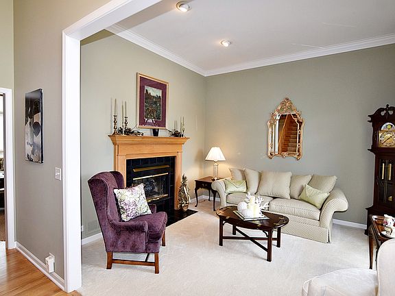 4th image of 1022 Schiedler Dr