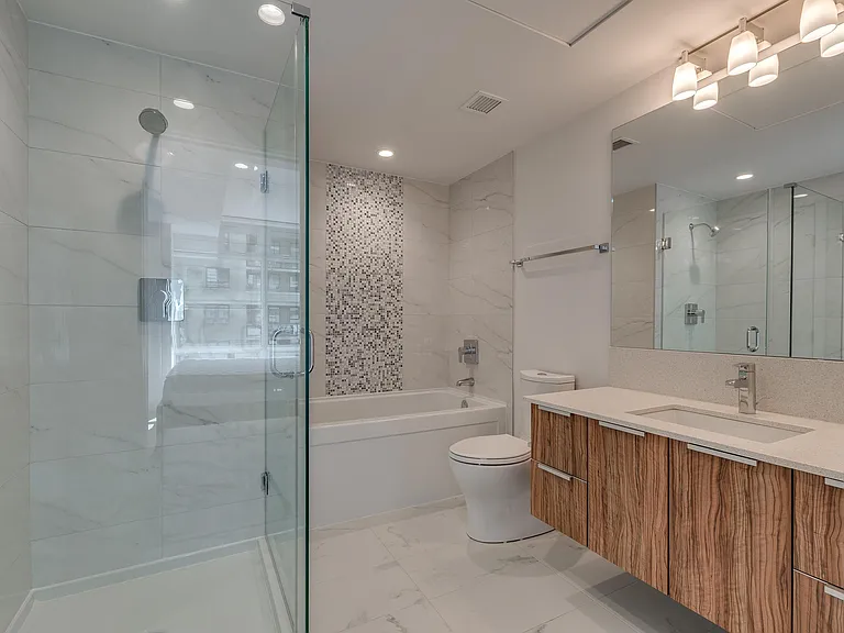 1283 Howe St #408 — Photo 13