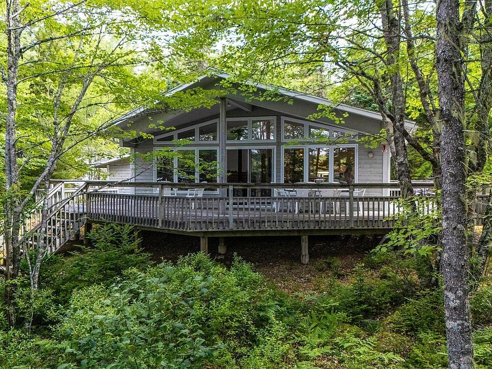 1st image of 376 Lakefront Dr