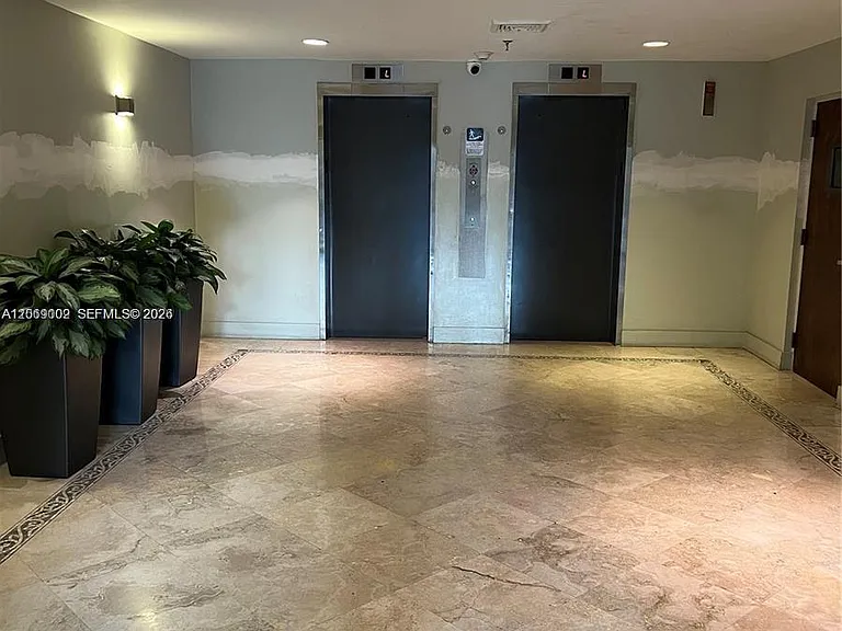 1610 Lenox Ave #409 — Photo 9