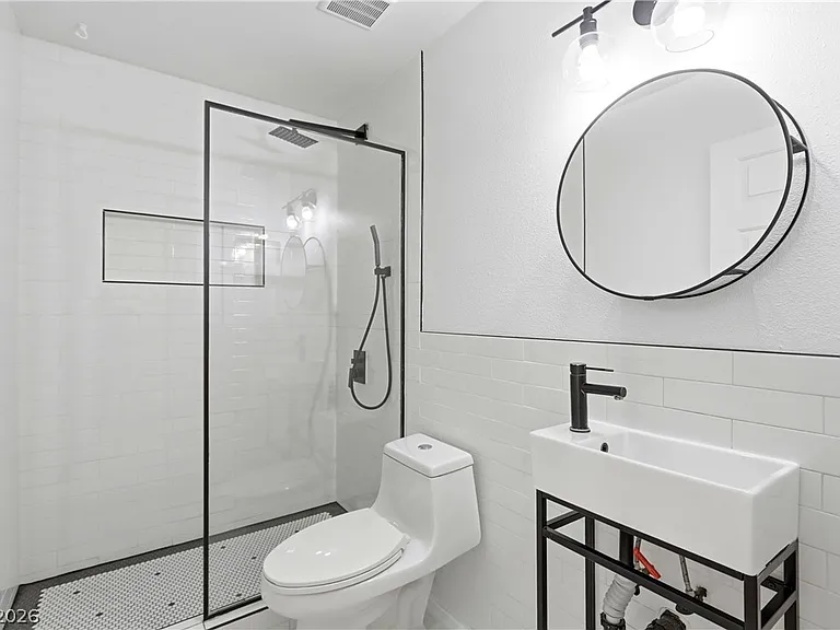 4818 Carefree Dr — Photo 25