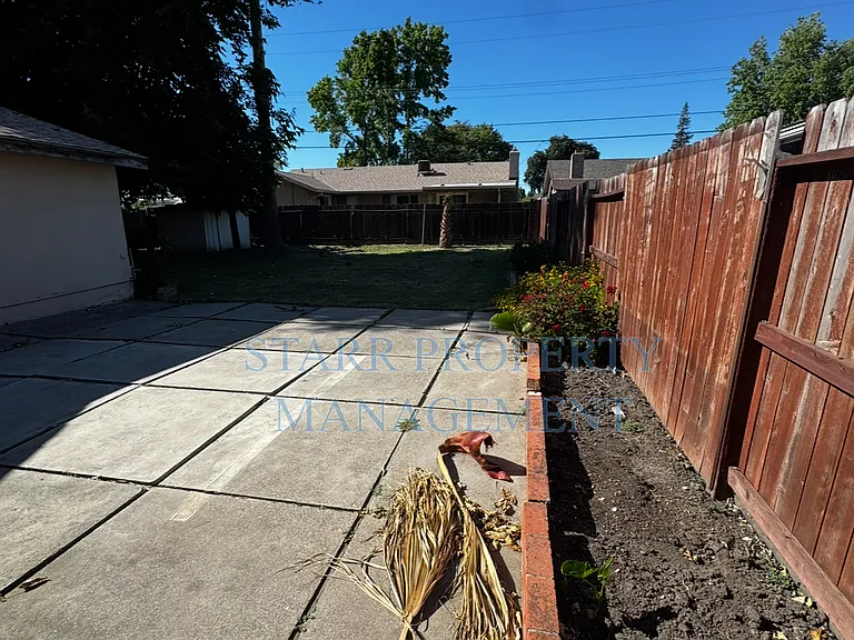 2641 Sumac Ave — Photo 19