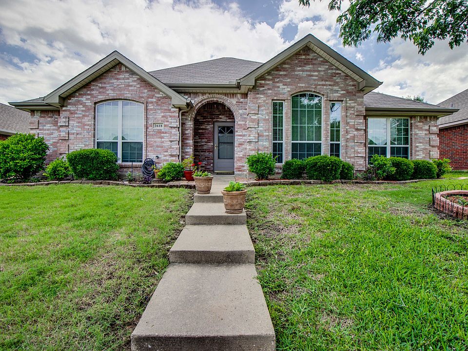 2618 Thistle Lane-2.jpg