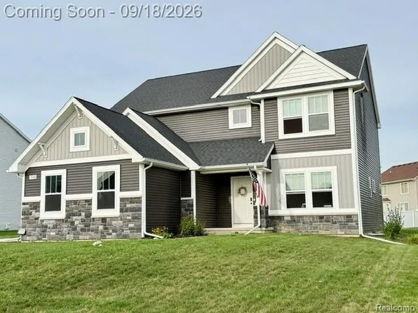 7048 Wildflower Ct, Grand Blanc, MI 48439