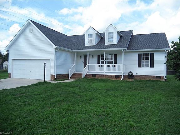 3rd image of 2903 Mitchell Wood Dr