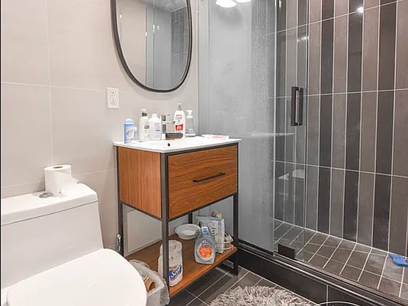 5th image of 152 W 49th St #4H