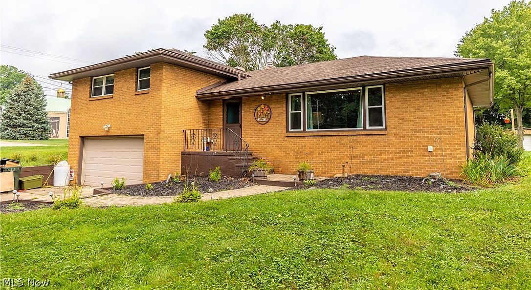 1009 Robinson Ave, Barberton, OH 44203 Zillow