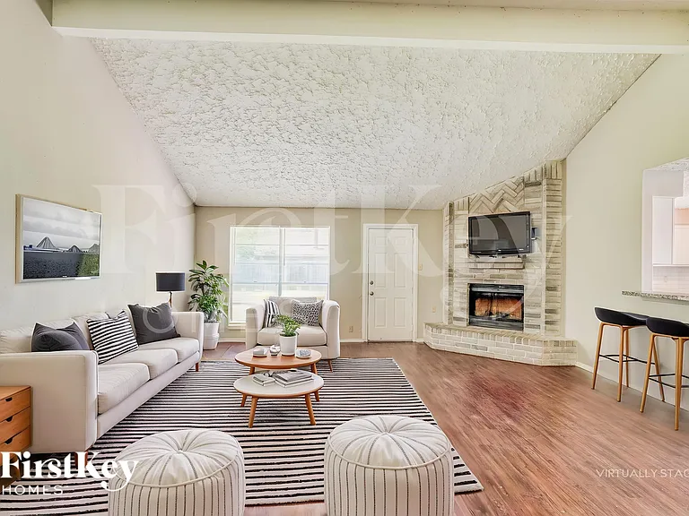 15706 Tammany Ln — Photo 4