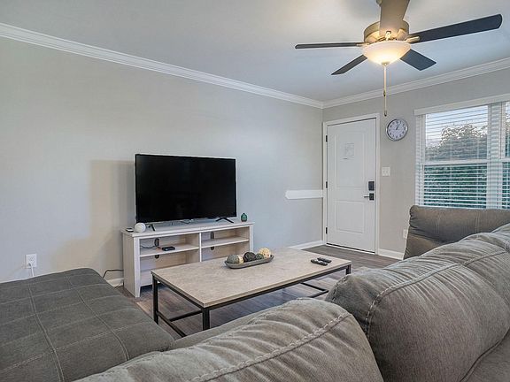 3rd image of 1121 Hillside Ave #1-6