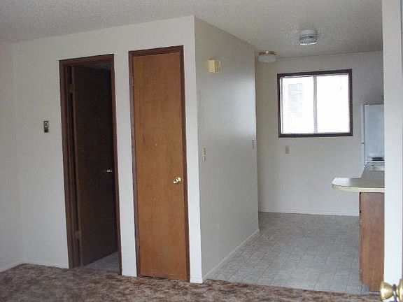 3rd image of 811 Bennett Ave APT 4