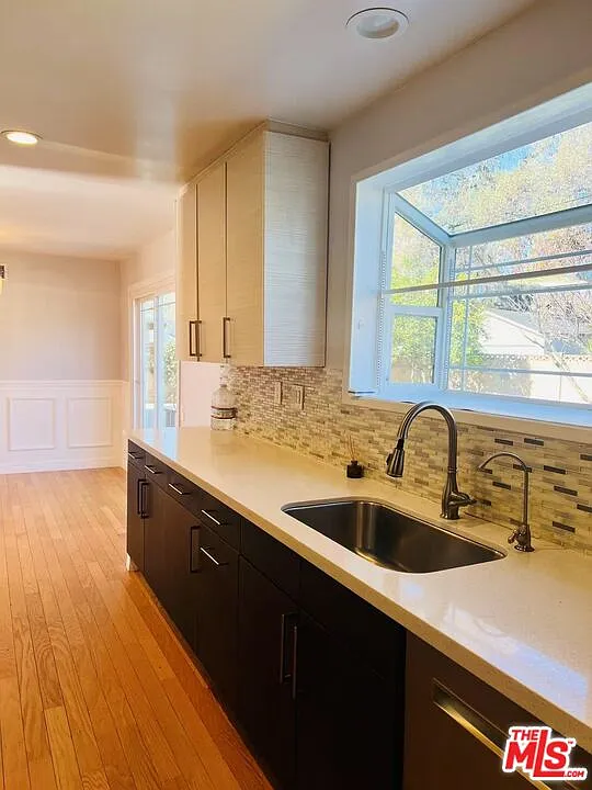 3 bed, 2.0 bath, 1250 sqft, $4,200 — Photo 4