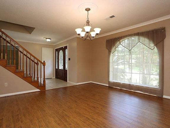 3rd image of 18115 Hollywell Dr