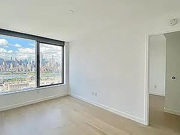 3rd image of 3 Court Sq #2701