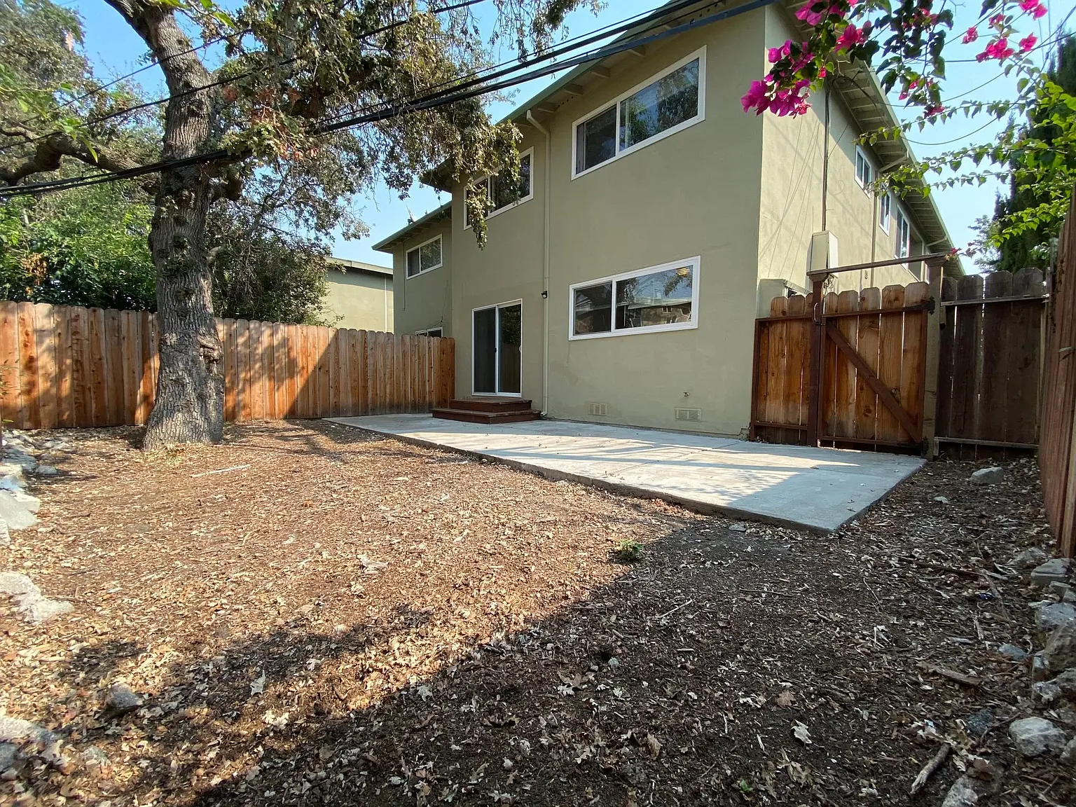 580 Geneva Ave photo 1