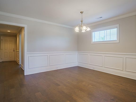 5th image of 324 Berlandier Ln