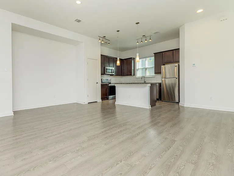433 Ll — Photo 3
