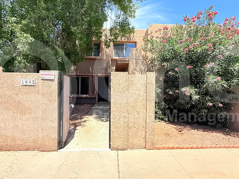 1442 N 53rd Dr — Photo 1
