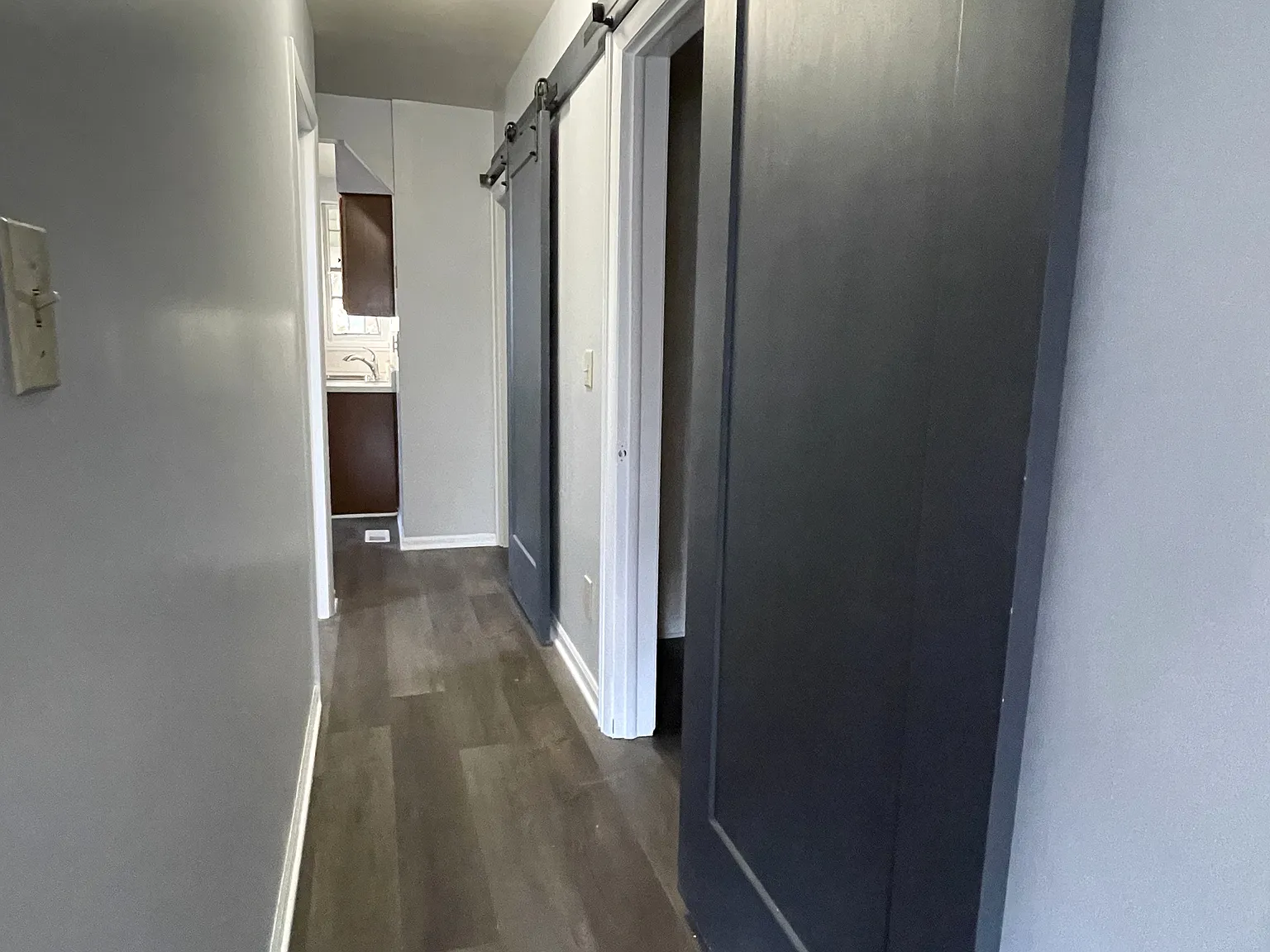 1 bed, 700 sqft, $1,200 — Photo 2