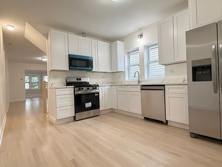 5821 W Gunnison St — Photo 17