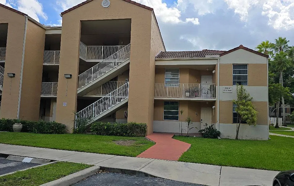 8316 NW 24th St #8316
