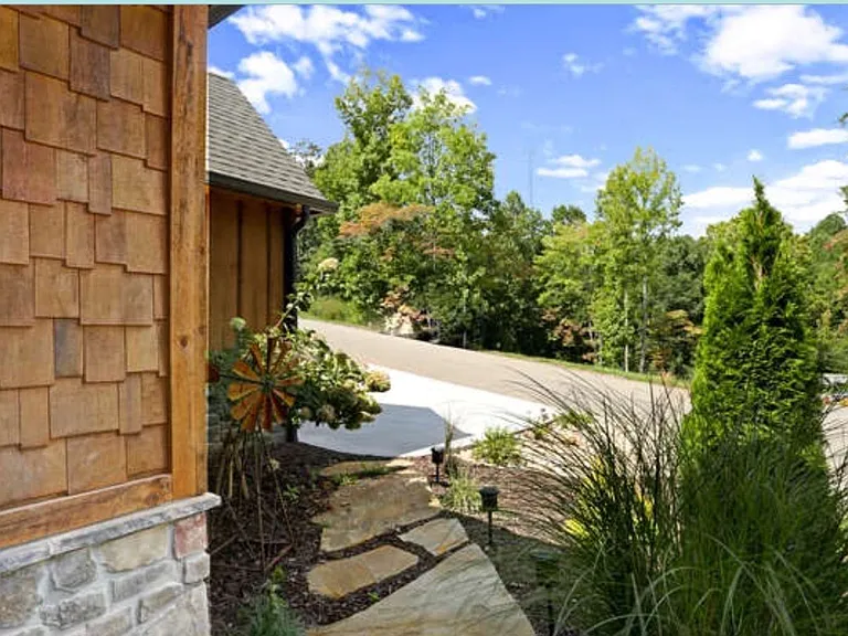 37 Upper Knoll Dr — Photo 11