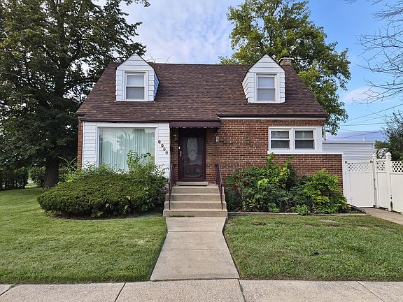 2nd image of 1493 Forest Ave