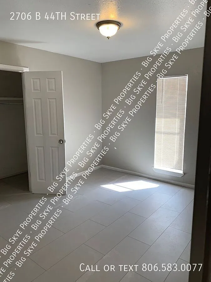 So cute ! 2 bed , lux vinyl floors throughout — Photo 1