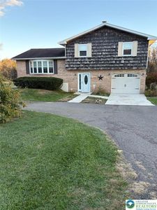 1020 E Main St, Weatherly, PA, 18255
