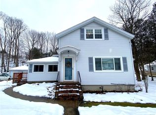 12 Box St, Pulaski, NY 13142