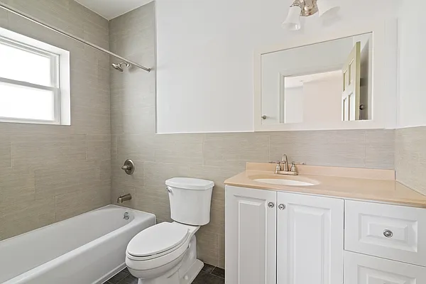 Rented by SERHANT. | media 8