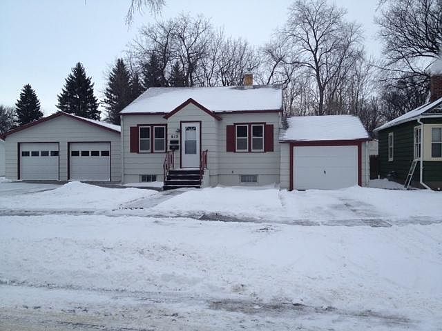 1st image of 615 15th Ave S