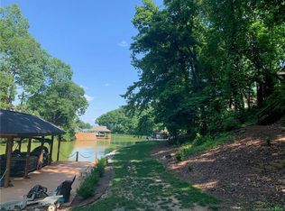 215 Fairmont Dr, Shelby, NC 28150