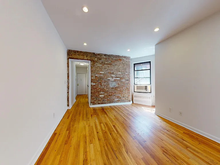 334 E 78th St #10 — Photo 2