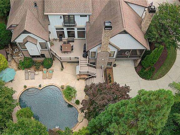 5th image of 1900 Danforth Pointe Dr NE