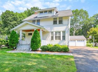 92 Warwick Ave, Fairfield, CT 06825