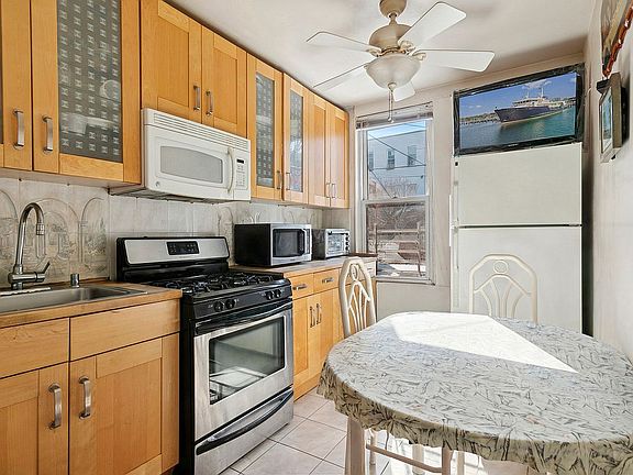3rd image of 326 56th St