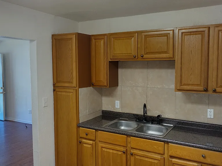 1417 Avenue B #1417 — Photo 9