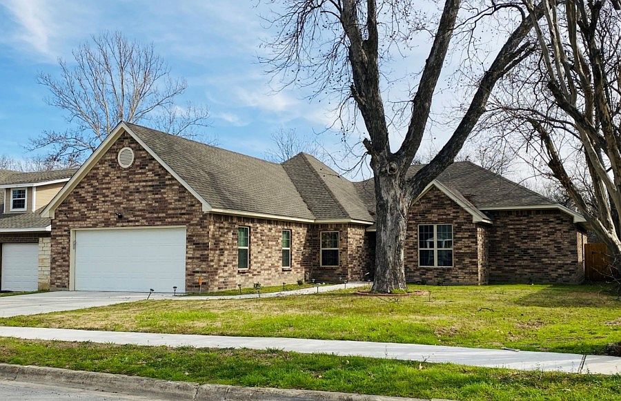 2nd image of 405 Mirike Dr