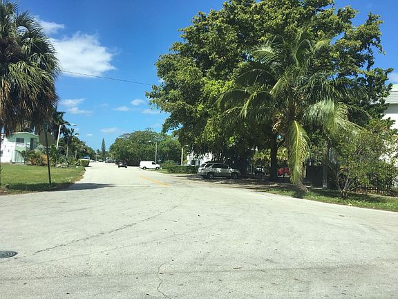 4th image of 7795 NE Bayshore Ct APT 301
