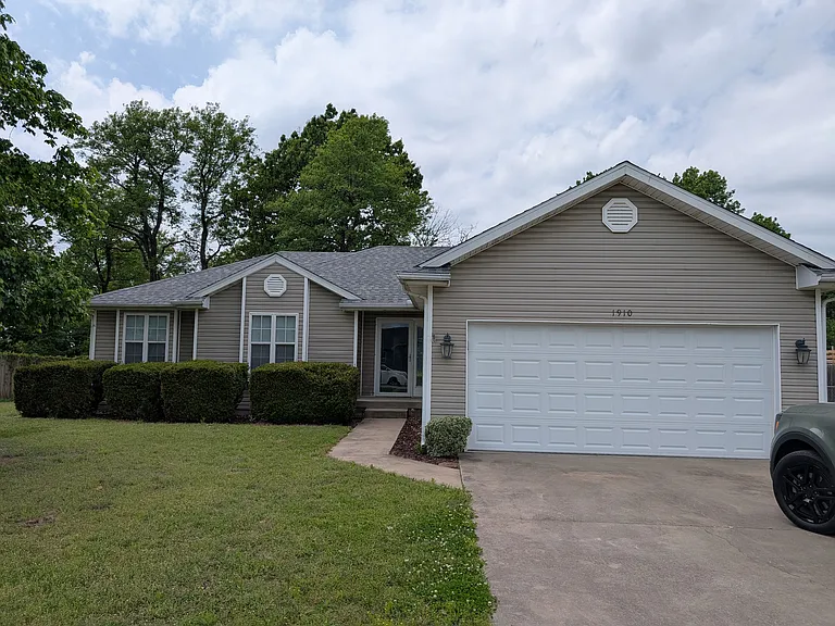 1910 Bluebird Dr — Photo 21