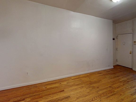 4th image of 429 E 65th St APT 5