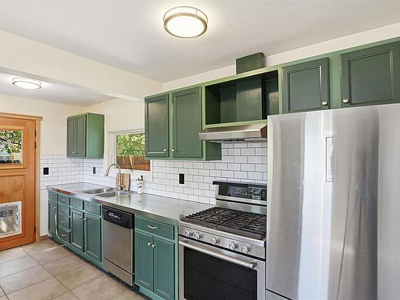 5th image of 3187 W 2nd Avenue
